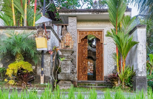 Kedewatan Villa | Serene private villa surrounded by rice fields only minutes to Ubud Market