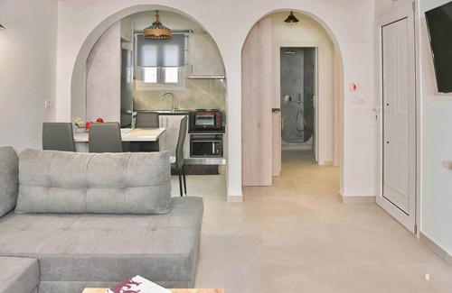 Kamari Wohnung | Serenite Santorini 2 Bd Getaway and Stunning Sea View