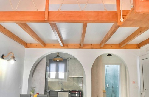 Kamari Wohnung | Serenite Santorini 2 Bd Getaway and Stunning Sea View