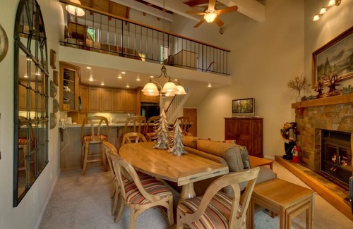 Carnelian Woods Haus | Serenity: 2 Zi, 1. 5 BA Stadthaus in Carnelian Bay, Schlafen 5