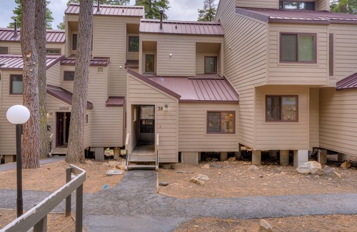 Carnelian Woods Haus | Serenity: 2 Zi, 1. 5 BA Stadthaus in Carnelian Bay, Schlafen 5