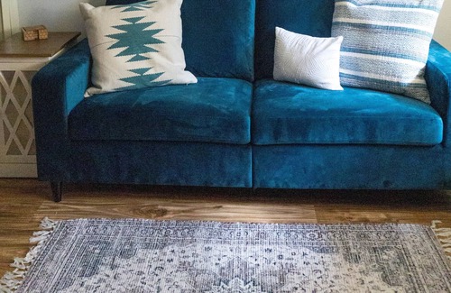 Charles Town Wohnung | Serenity Apt in DT Charles Town near Harpers Ferry