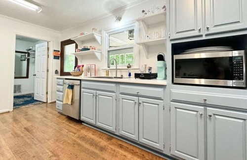 Auburn Wohnung | Football Tickets Available! Beautiful Natural Private Lot Close to Everything!