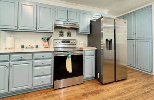 Auburn Wohnung | Football Tickets Available! Beautiful Natural Private Lot Close to Everything!