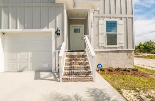 Ono Island Haus | Serenity Island Treasure At 7868 Evening Glow Drive