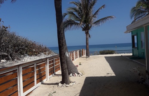 Cotton Tree Bay Wohnung | Serenity On The Bay1 - One Bed Apt Close to Supermarkets, Shops and Restaurants!