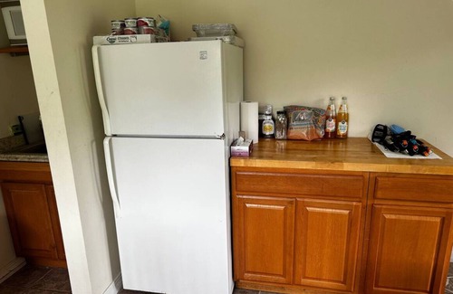 Muttontown Hütte | Serenity Retreat- spacious 1 bedroom with access to private pool and Jacuzzi