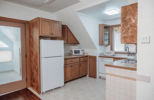 Bodden Town Villa | Serenity Sands: 2 BR / 2 BA Villa in Bodden Town, 4 Personen
