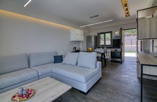 Zakharo Haus | Serenity Suites Sea View 3