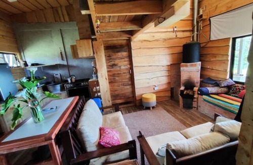 Roble Kabine | Serenity Unveiled: Secluded Cabin, Endless Views, Pristine Forest Bliss.