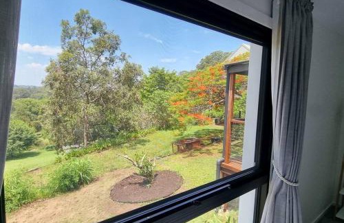 West Woombye Haus | Serenity View Studio Retreat
