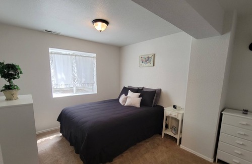 Mead Wohnung | "Settle into the Front Range on Settler Ridge Dr."