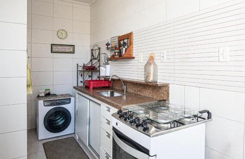 Gonzaga Wohnung | Seu Refúgio em Santos, Pé na Areia