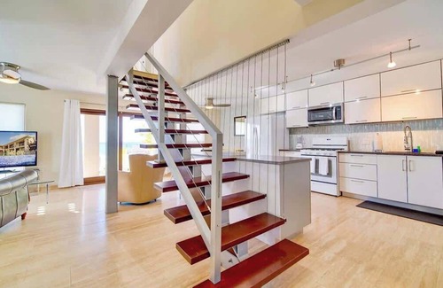 Northwest Point Eigentumswohnung | Seven Mile View #4 - 2 BR Oceanfront Condo & Pool