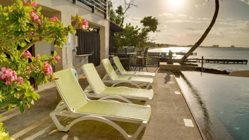 Northwest Point Haus | Seven Mile View Condo #4