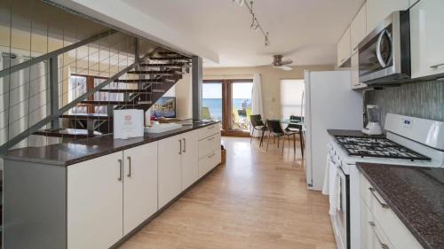 Northwest Point Haus | Seven Mile View Condo #4