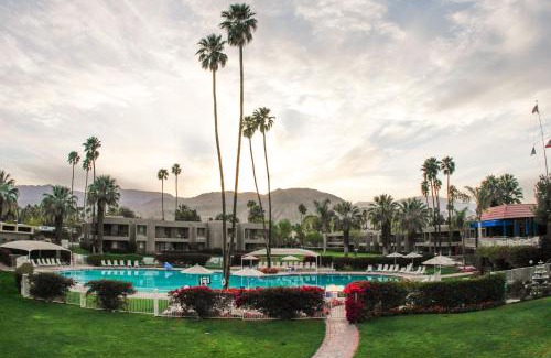 Palm Desert Resort | Shadow Mountain Resort
