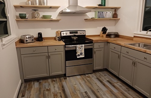 Talladega Hütte | Shady Oaks Charming 2-bedroom cottage in Talladega