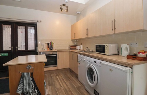 Barlby Haus | SHAMROCK, pet friendly, with a garden in Barlby