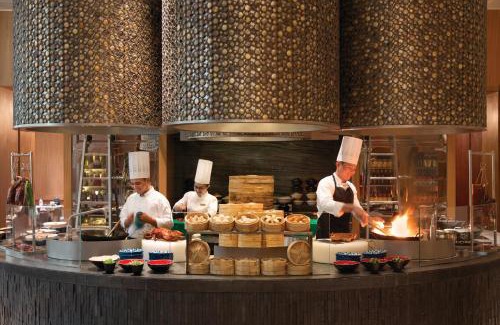 Bonifacio Global City Hotel | Shangri-La The Fort, Manila