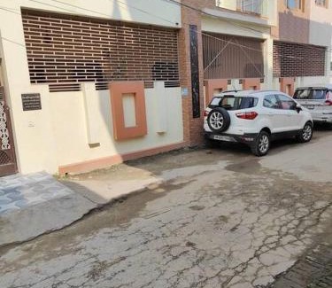 Faizabad Wohnung | Shantiniketan - Comfortable Stay in Ayodhya