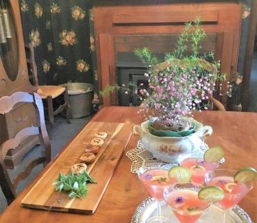 Hollow Tree Haus | Shearers' Quarters Rathmore