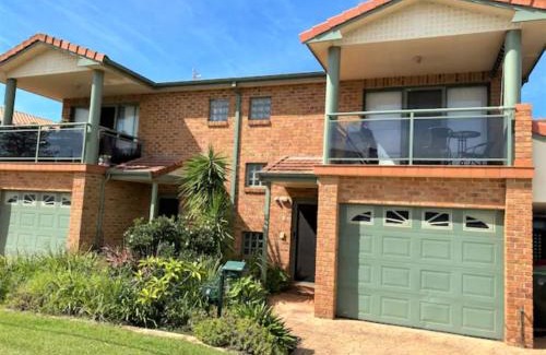 Shellharbour Haus | Shellharbour Beach Daze