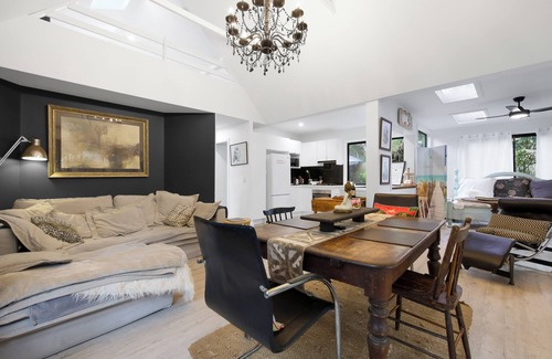 Sawtell Haus | Shellies on the Beach Little House - 2BR Absolute Beachfront with Outdoor Bath
