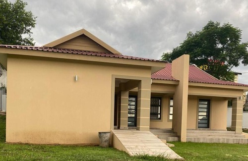 Jozini Haus | Shengelezi Guest House