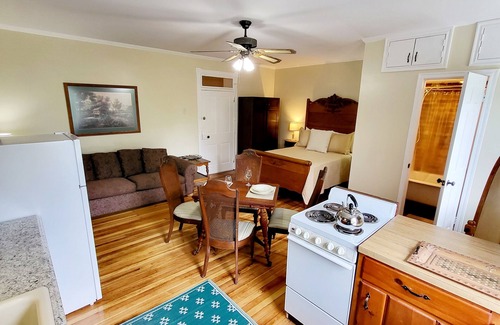 Frederick Sonstige | Shepards Suite in the historic Manor House!