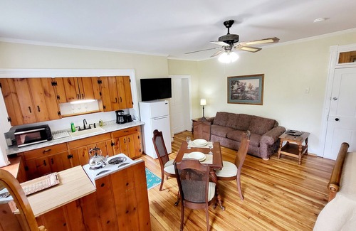 Frederick Sonstige | Shepards Suite in the historic Manor House!