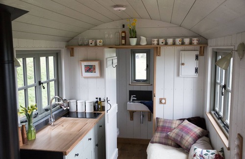 Kingston St Mary Kabine | Shepherd Hut with free Hot Tub, Wifi and Breakfast Hamper.