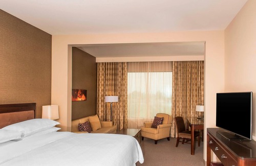 Mesa Grande Hotel | Sheraton Mesa Hotel at Wrigleyville West