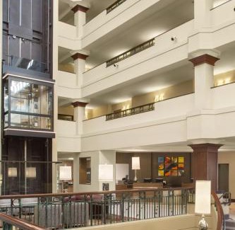 Cuyahoga Falls Hotel | Sheraton Suites Akron Cuyahoga Falls