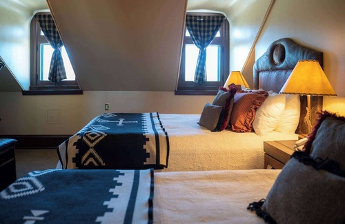 Sheridan Hotel | Sheridan Inn, B/W Signature Collection