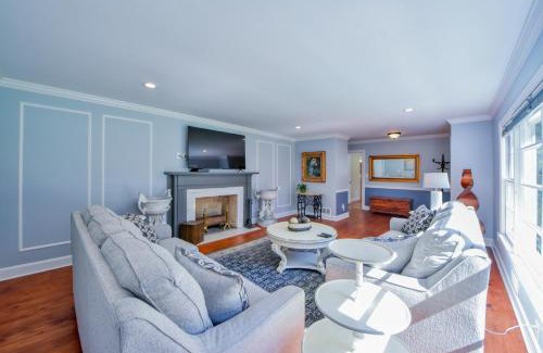 Taylorville Haus | Sherwood House