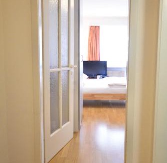 District 6 Wohnung | Shiny Studio in Zurich - Crown 37