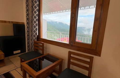 Shimla Haus | Shivam Homestay 3BR with Orchard view by Homeyhuts