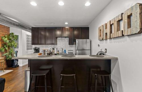 Short North Haus | Short North Lounge - Stay for 2