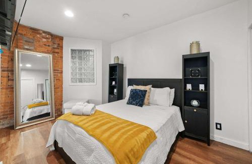 Short North Haus | Short North Lounge - Stay for 2