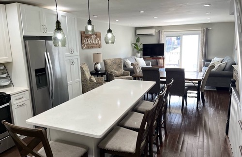 Queens Haus | Short train ride to U.S. Open and Citi Field