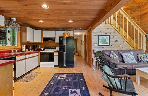 Standish Hütte | SHORT WALK TO A LARGE SANDY BEACH