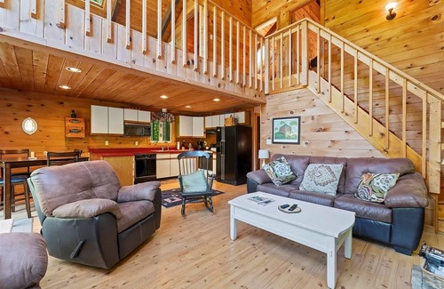 Standish Hütte | SHORT WALK TO A LARGE SANDY BEACH