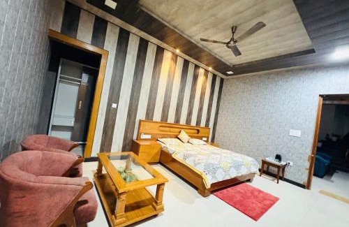 Mayapur Haus | Shreshth Home Stay - Best Family Accommodation - 3km from Har Ki Pauri, Haridwar, Uttarakhand