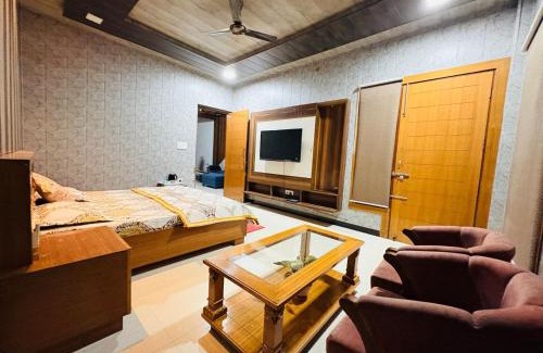 Mayapur Haus | Shreshth Home Stay - Best Family Accommodation - 3km from Har Ki Pauri, Haridwar, Uttarakhand