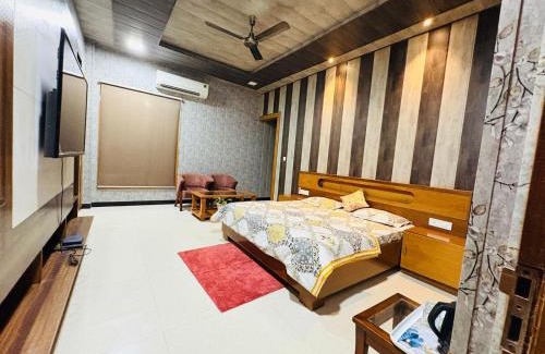 Mayapur Haus | Shreshth Home Stay - Best Family Accommodation - 3km from Har Ki Pauri, Haridwar, Uttarakhand