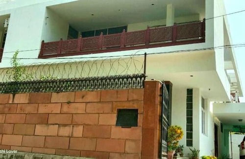 Varanasi Haus | Shri Kunj Hotel and Home Stay