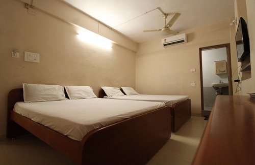 Gopalapuram Hotel | Sibi Lodge