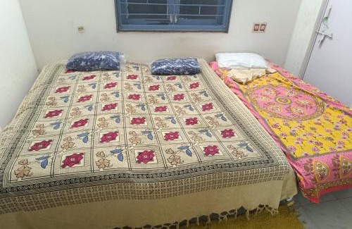 Sabarmati Haus | Siddhi chakra - Only Family Rooms on Monthly Basis rooms in Home Apartment