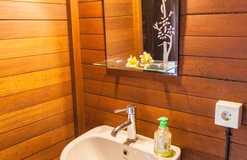 Sidemen Villa | Sideman Blissful BARONG VILLA: Raum Sahadewa